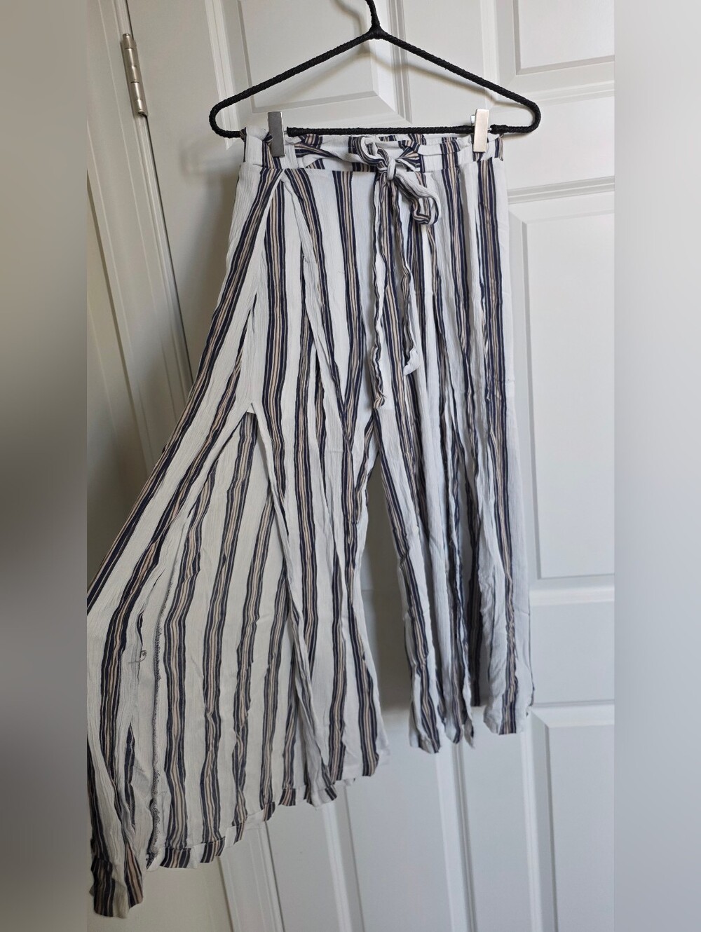 Simplee White Stripe Wide Leg Palazzo Pants Tie Waist Resort Beach Pants Size S - Picture 5 of 13